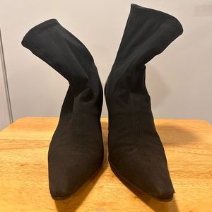 Gucci stretch leather high heeled booties size 9